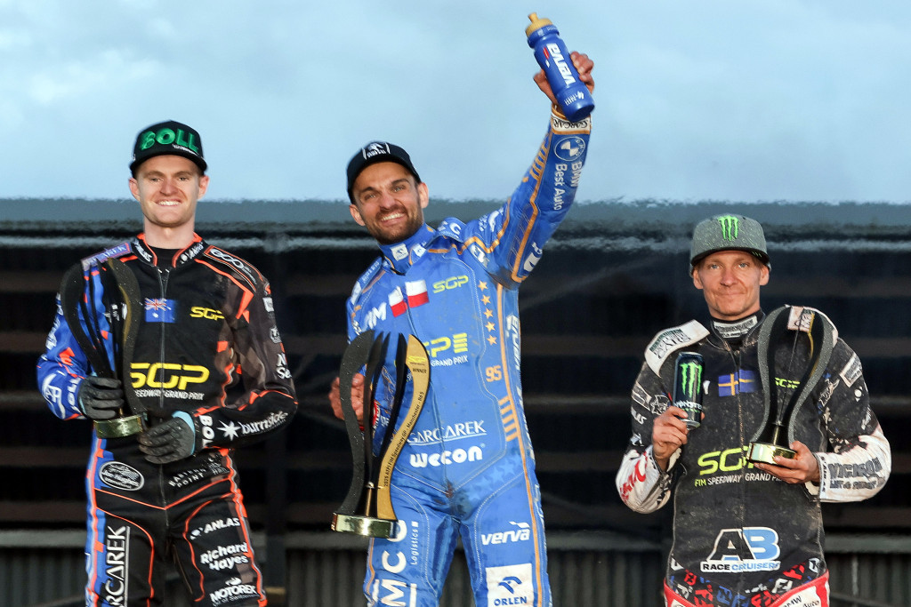 Polish history maker Bartosz Zmarzlik wins 2025 SGP Round 5 in Manchester