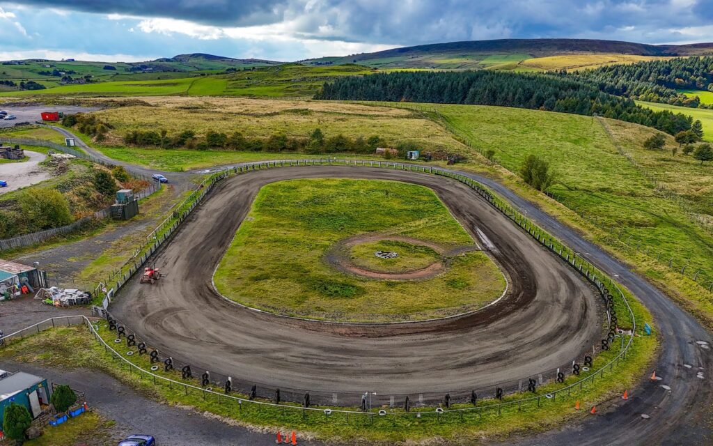 Buxton aim to attract ex-fans with MDL race action!